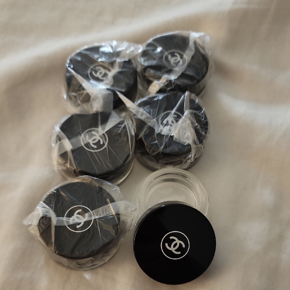 6 Chanel Travel jars